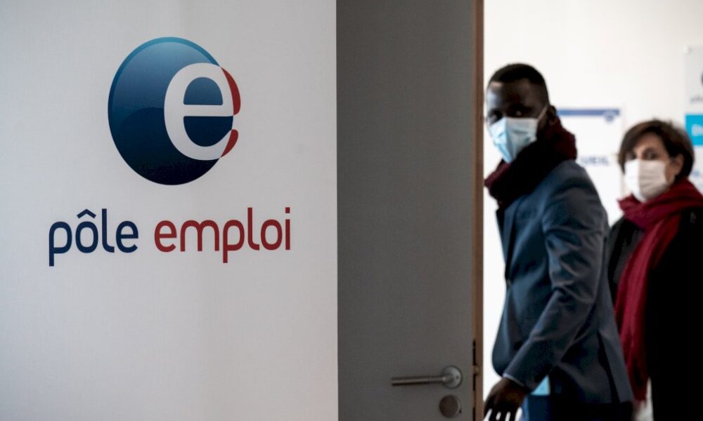 chomage:-le-gouvernement-frappe-fort-avec-une-baisse-de-la-duree-d&rsquo;indemnisation-de-25%
