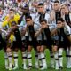 mondial-–-les-allemands-se-couvrent-ostensiblement-la-bouche-sur-la-photo-d&rsquo;avant-match