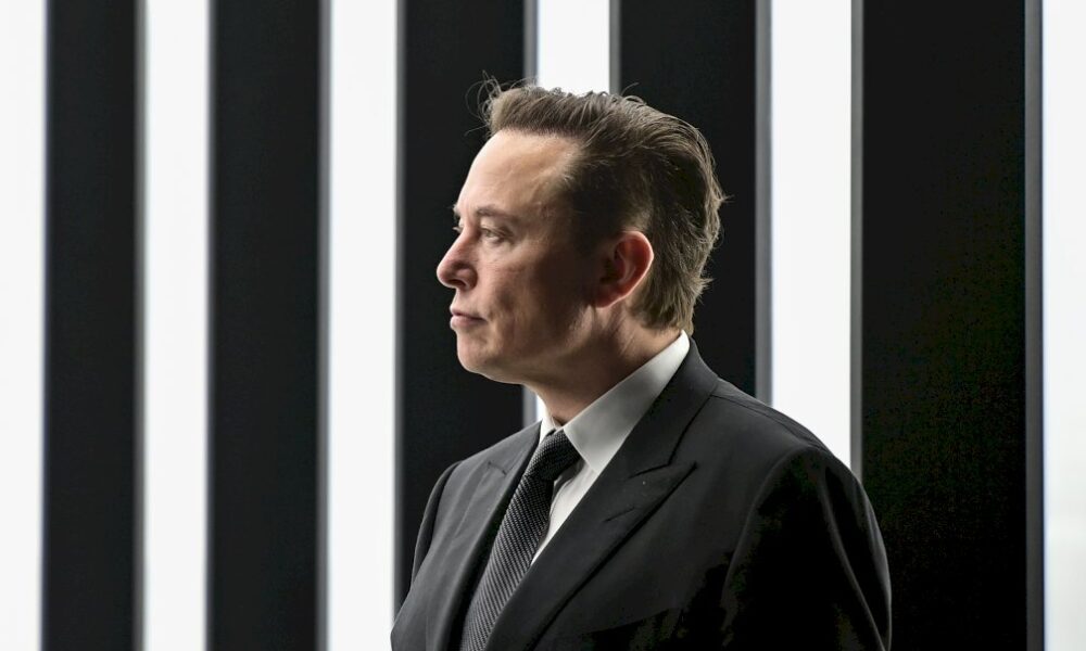 elon-musk-s&rsquo;en-va-t-en-guerre-contre-le-tout-puissant-apple