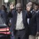 afrique-du-sud:-le-parti-au-pouvoir-a-la-rescousse-du-president-menace-de-destitution