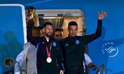 argentine:-liesse-immense-des-l’arrivee-des-champions-du-monde
