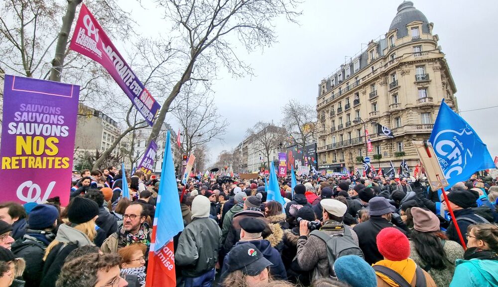 Réforme des retraites : la jeunesse se mobilise ce samedi à Paris, soutenue par LFI