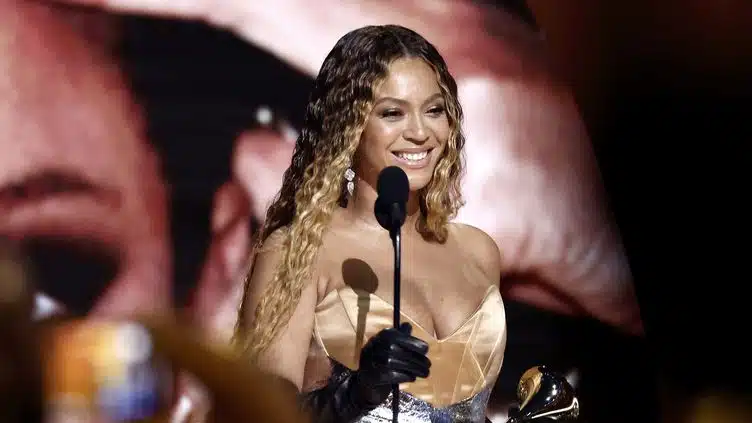 65ᵉ Grammy Awards : Beyoncé devient l’artiste la plus couronnée de l’histoire des récompenses de la musique américaine