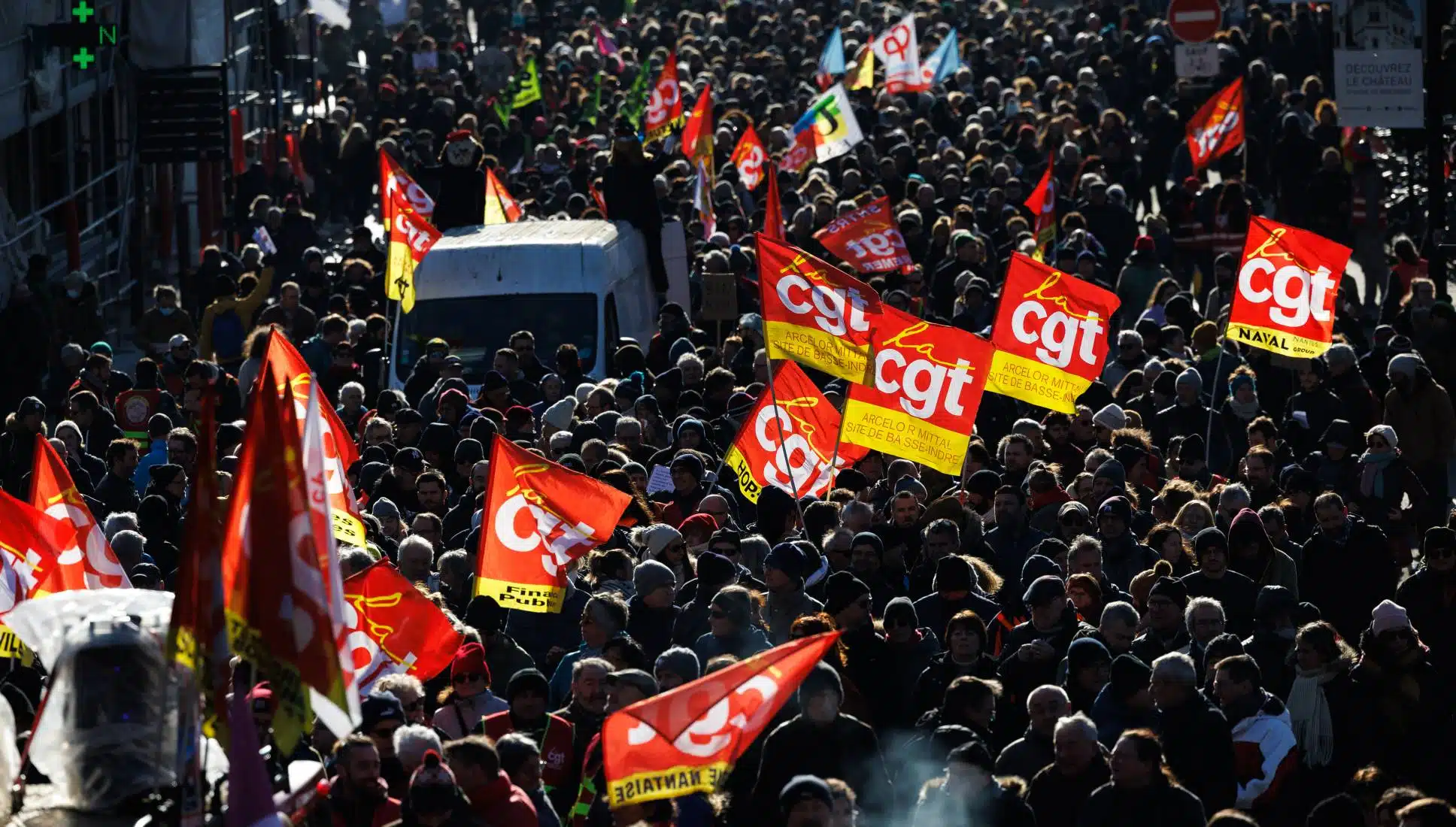 Réforme des retraites : les syndicats haussent le ton et prédisent une « journée noire » le 7 mars