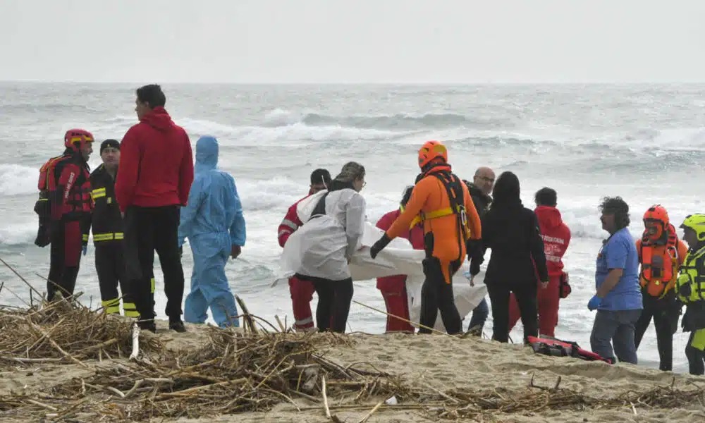 Ce nouveau drame, survenu dimanche au large des côtes de la Calabre, a relancé le débat sur une réforme du droit d’asile dans l’Union européenne.