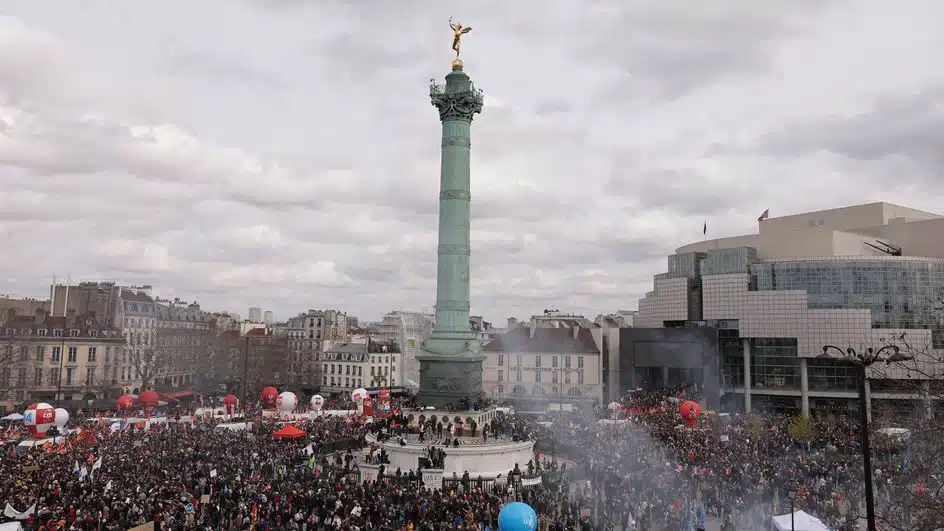 Record de mobilisation à Paris : 3,5 millions de manifestants aujourd'hui selon la CGT