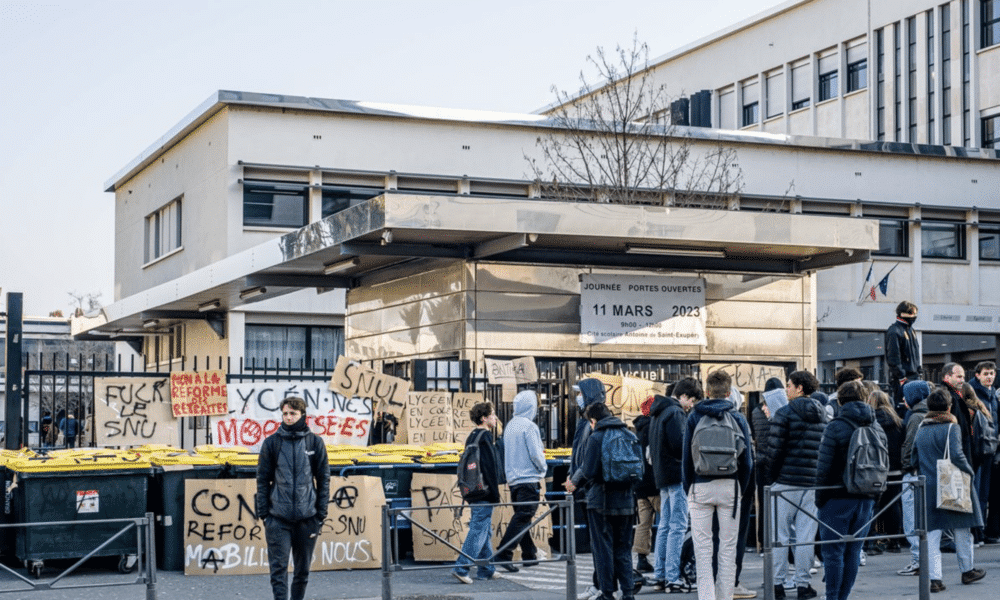 Les syndicats Snuipp-FSU et Snes-FSU annoncent des taux de grévistes très élevés chez les enseignants