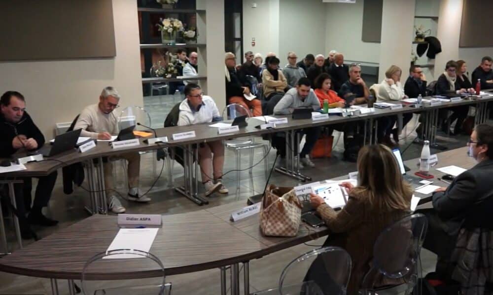 L'opposition en déroute, les démissions s’enchainent