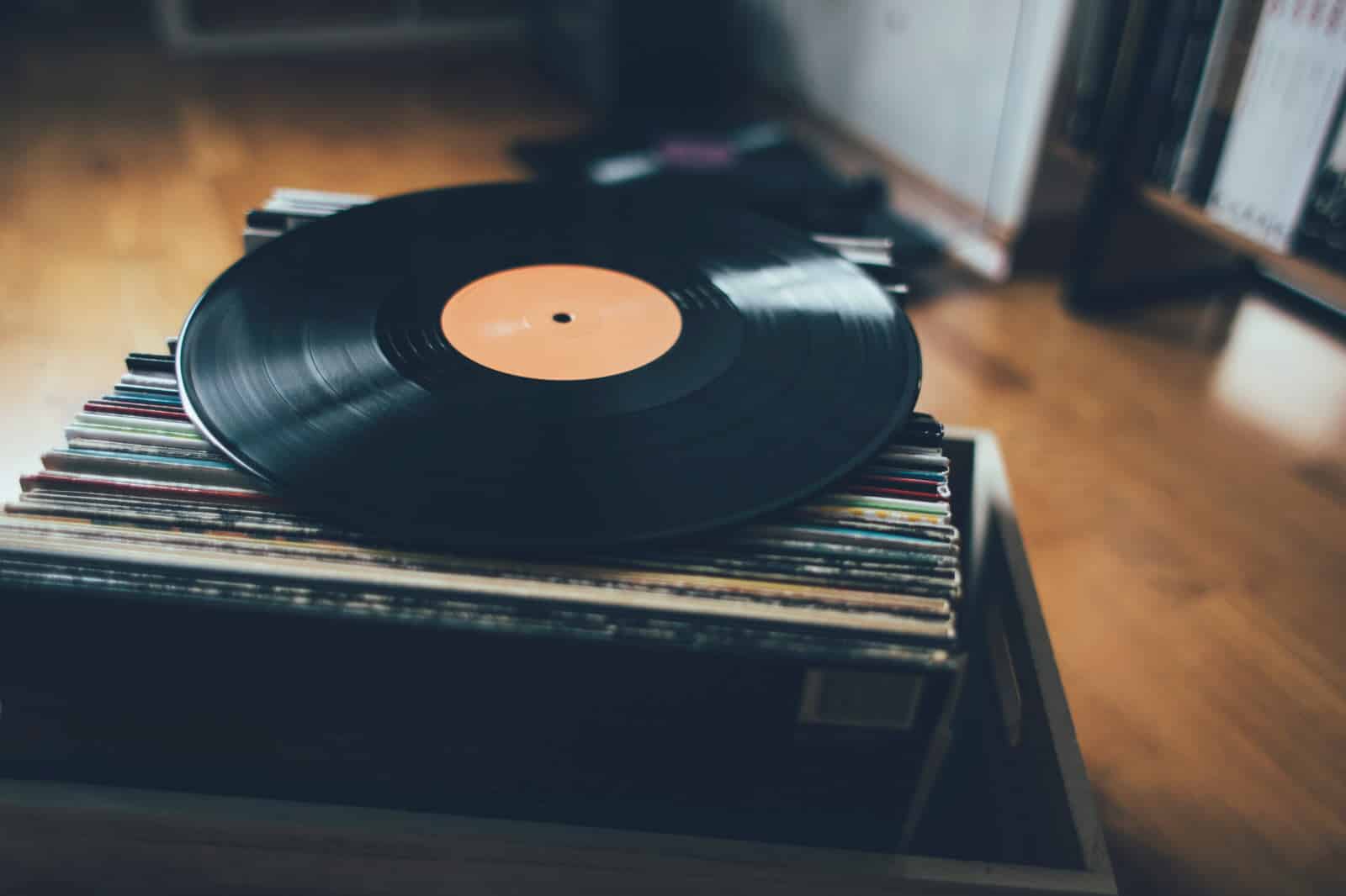 Musique : Les vinyles se vendent plus que les CD, une première depuis 1987