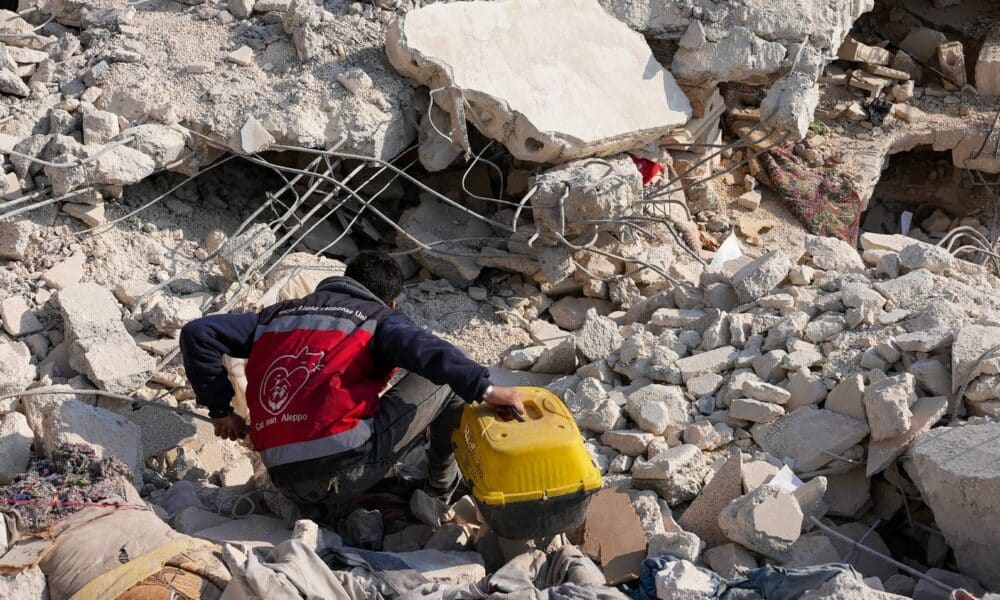 Séismes en Turquie et en Syrie : un nouveau bilan fait état de huit Français parmi les victimes.