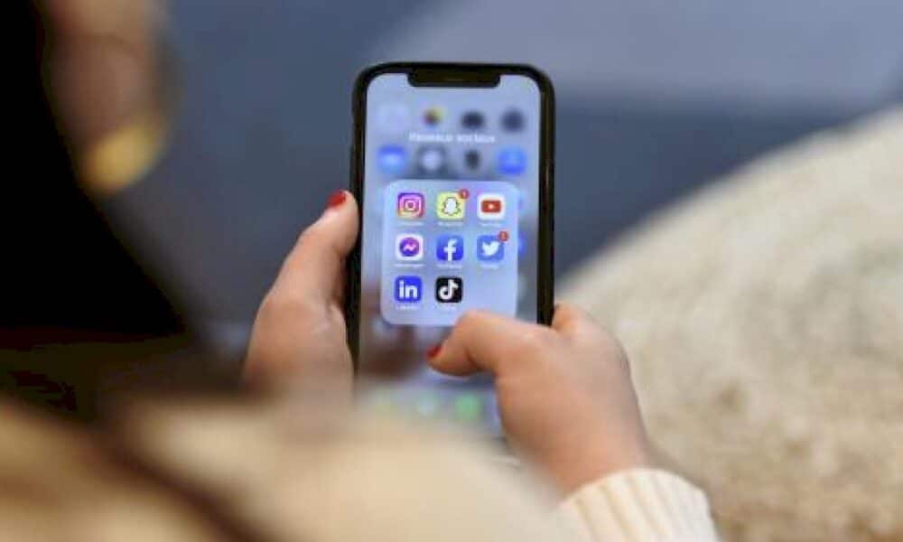 l&rsquo;union-europeenne-impose-un-controle-renforce-a-19-plateformes,-dont-twitter-et-tiktok