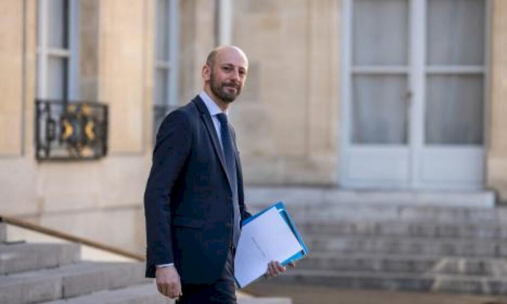 salaires-dans-la-fonction-publique-:-huit-syndicats-demandent-des-augmentations-« importantes »-d&rsquo;ici-au-1er-mai