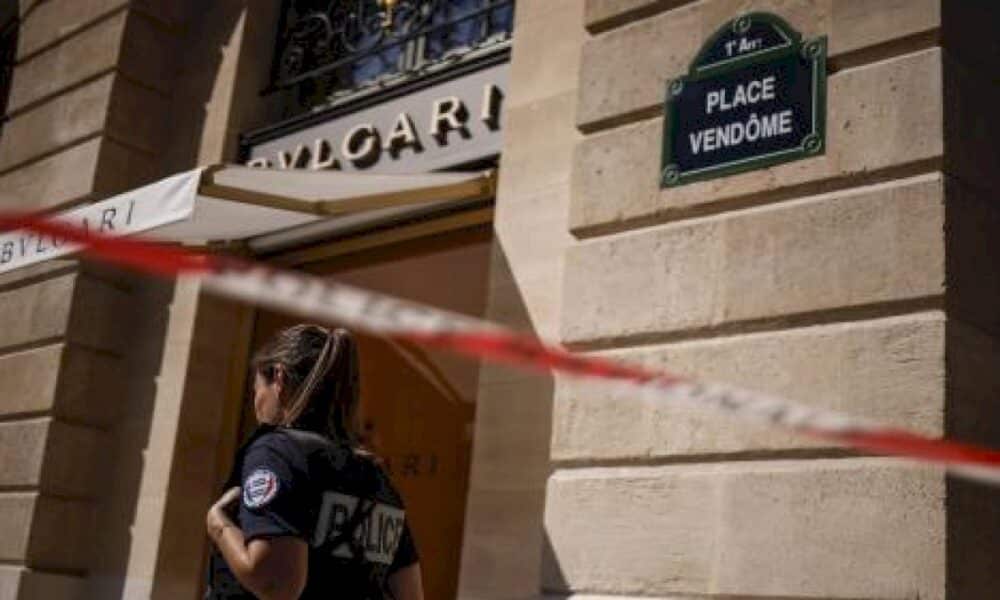 paris-:-la-bijouterie-bulgari-de-la-place-vendome-braquee,-une-enquete-ouverte