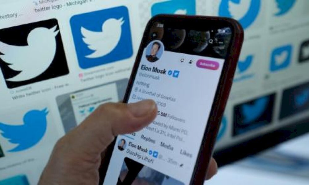 twitter-va-proposer-a-ses-utilisateurs-d&rsquo;acheter-des-articles-de-presse-a-l&rsquo;unite,-annonce-elon-musk