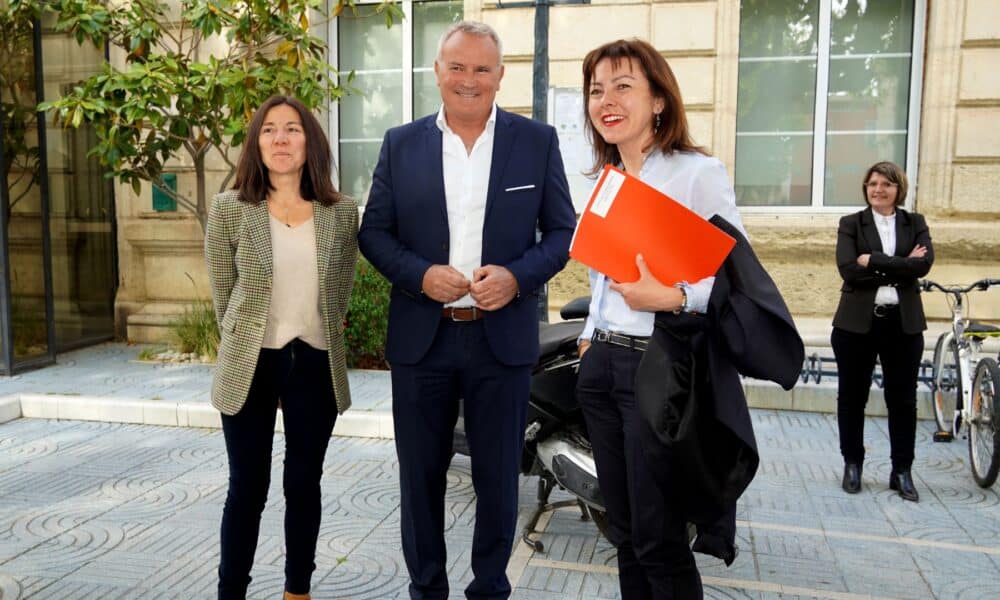 Carole Delga rencontre le maire de Mèze pour discuter de l'avenir de la ville