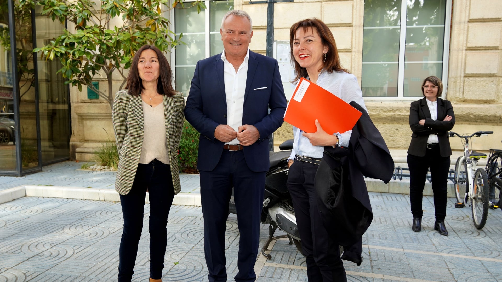 Carole Delga rencontre le maire de Mèze pour discuter de l'avenir de la ville