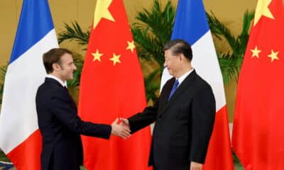 Emmanuel Macron, en Chine, appelle Xi Jinping à « ramener la Russie à la raison »