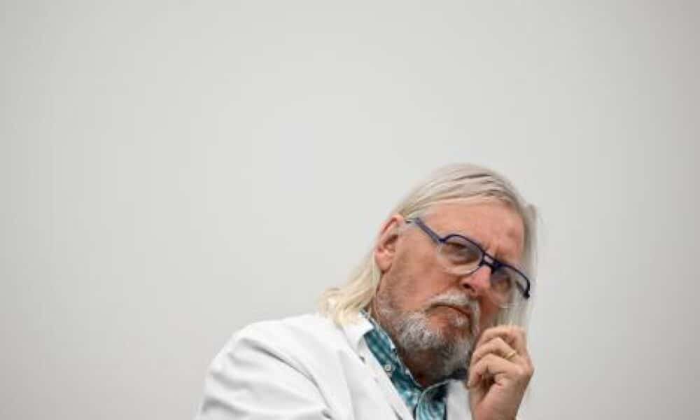 covid-19-:-l&rsquo;infectiologue-didier-raoult-se-defend-d&rsquo;avoir-realise-un-« essai-therapeutique »