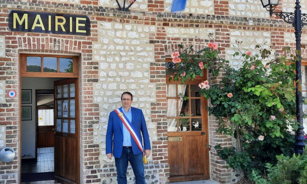 Handicap : le maire d'un village débute une grève de la faim pour son fils, atteint d'autisme