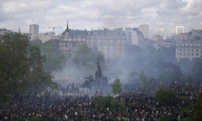 en-france,-un-1er-mai-marque-par-une-forte-mobilisation-et-de-nombreuses-violences