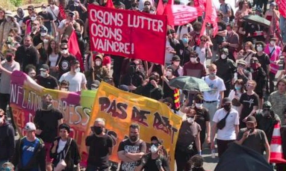 retraite-et-inflation-:-a-lyon,-quelques-debordements,-mais-une-manifestation-maitrisee-selon-la-prefecture