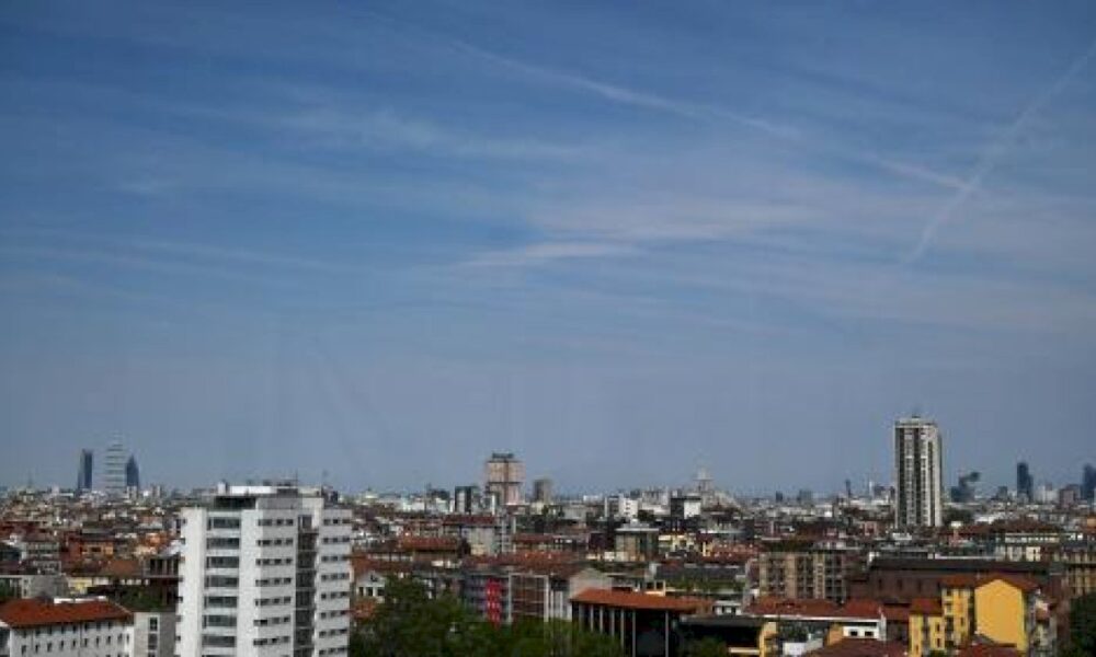 italie-:-un-camion-de-bouteilles-d&rsquo;oxygene-explose-a-milan-et-fait-au-moins-un-blesse