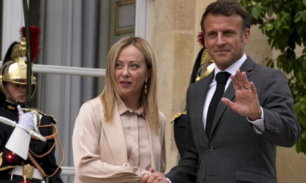 Après des mois de turbulences, Macron et Meloni affichent un front commun