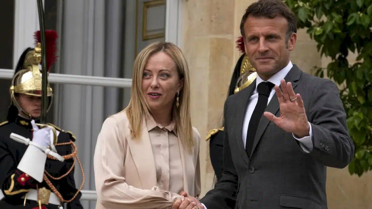 Après des mois de turbulences, Macron et Meloni affichent un front commun