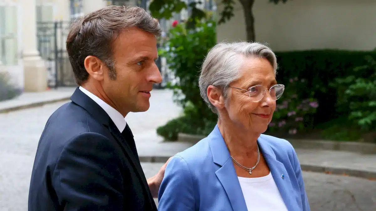 Élisabeth Borne confirmée par Emmanuel Macron au poste de Première ministre