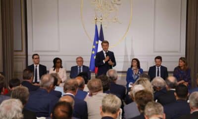 Émeutes en France: Emmanuel Macron n'exclut pas de "couper" les réseaux sociaux en cas de prochaine crise