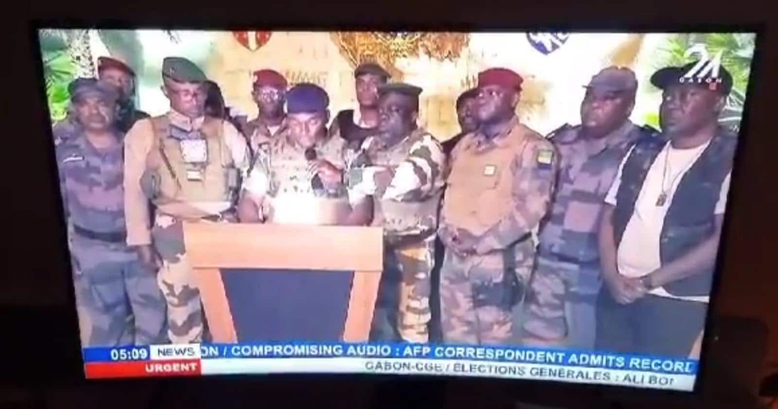 Coup d'État au Gabon : Annulation des élections et dissolution des institutions par un groupe de militaires
