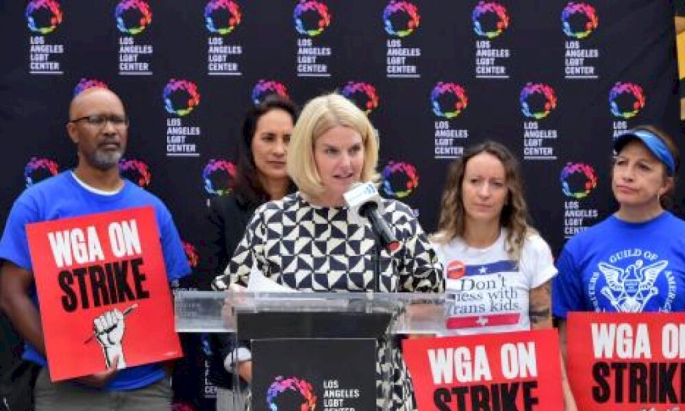 Grève à Hollywood : Accord historique conclu entre les scénaristes et les studios