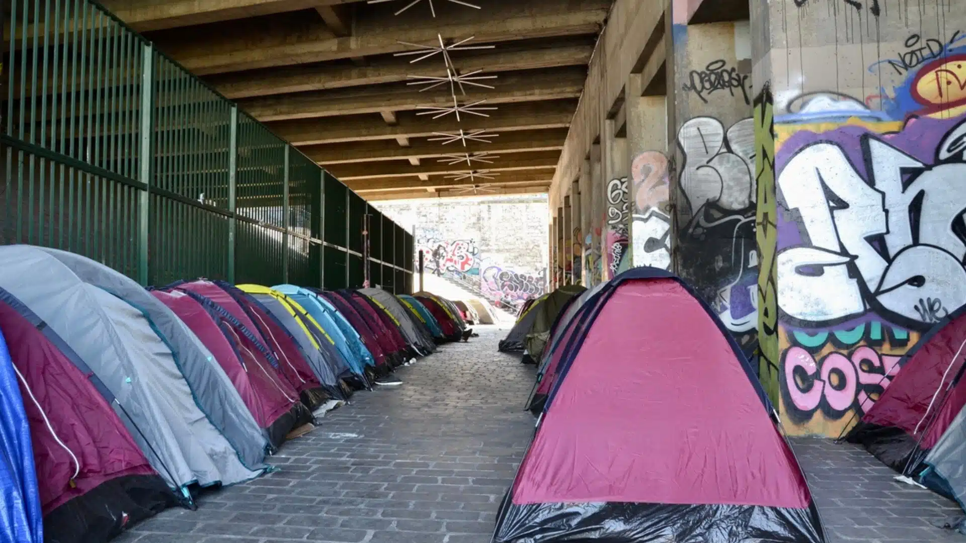 Hausse alarmante du nombre de personnes sans-abri en Europe, la France également touchée