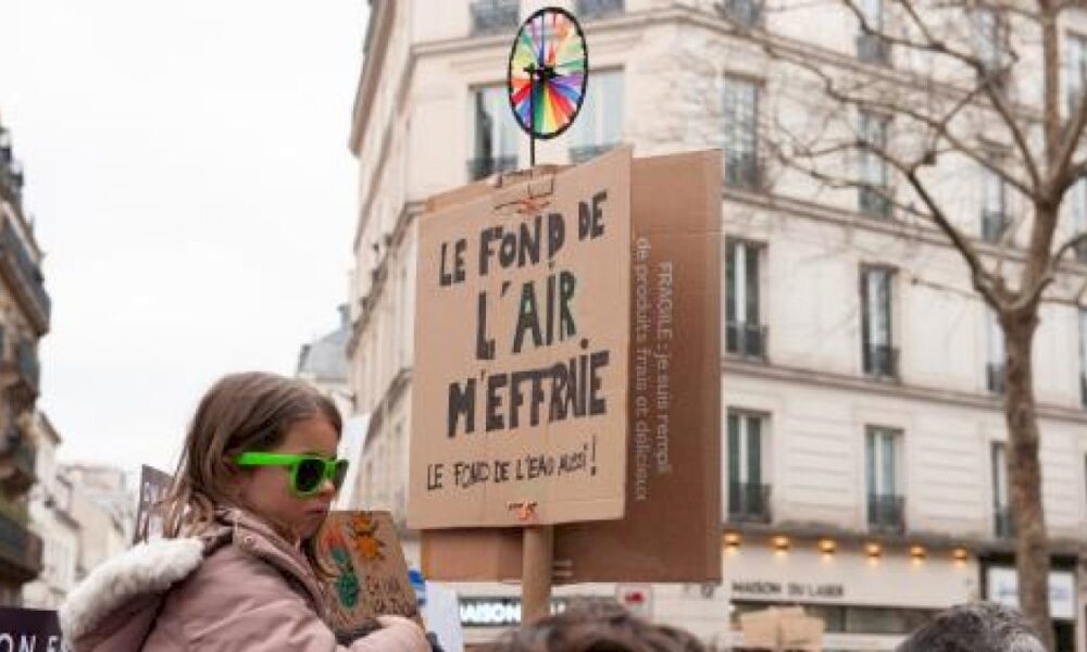 eco-anxiete-:-huit-francais-sur-10-se-disent-inquiets-face-au-changement-climatique