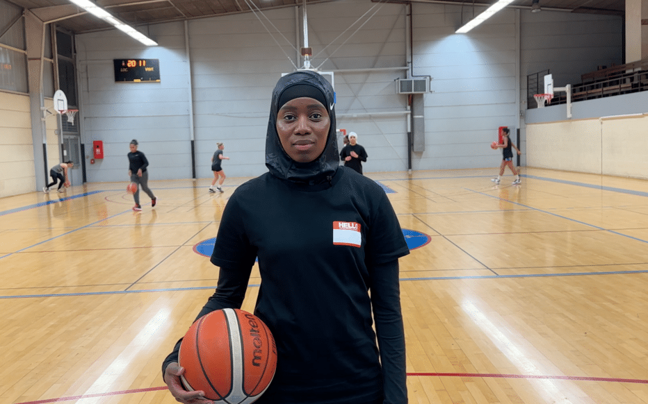 Basket : la région Ile-de-France coupe son aide financière aux clubs favorables au voile