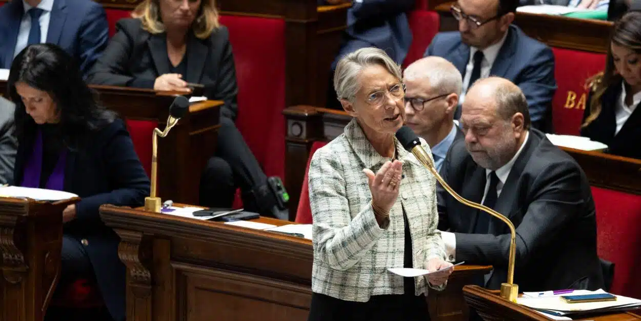 Politique : Elisabeth Borne dégaine une 13ème fois le 49-3