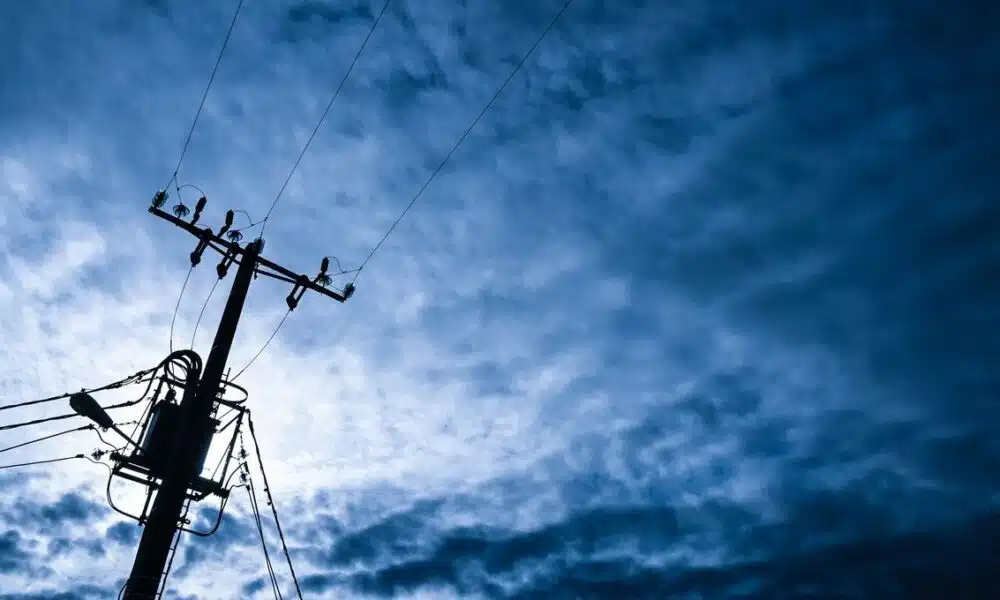 Tempêtes Ciaran et Domingos : 126.000 foyers restent privés d'électricité lundi matin