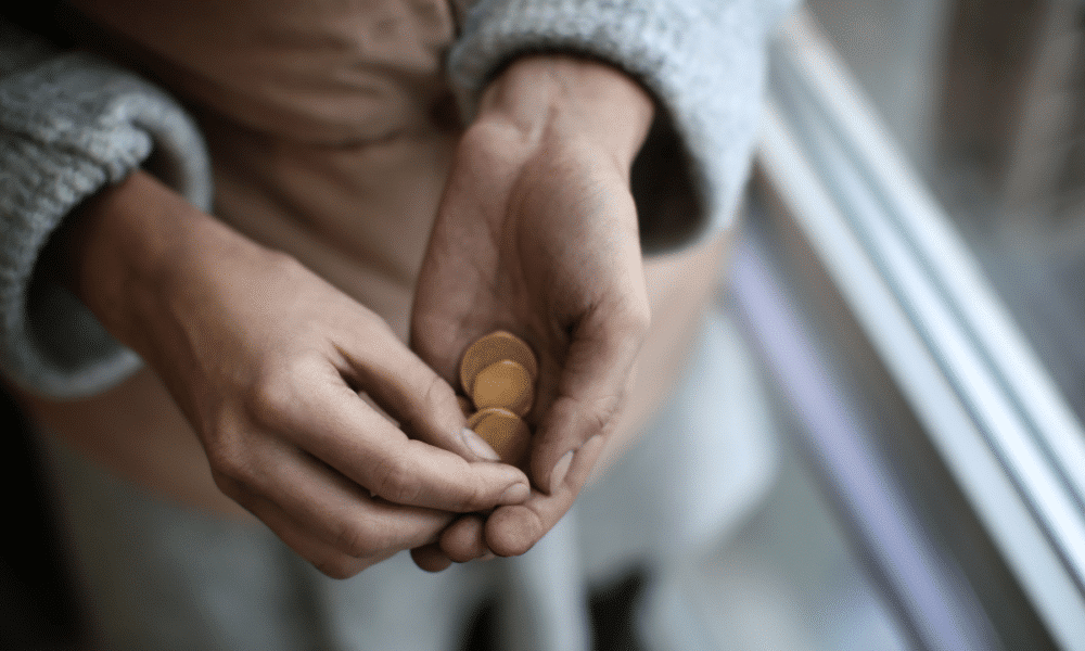 Pauvreté : Une augmentation inquiétante chez les Femmes Françaises, révèle le rapport du Secours Catholique