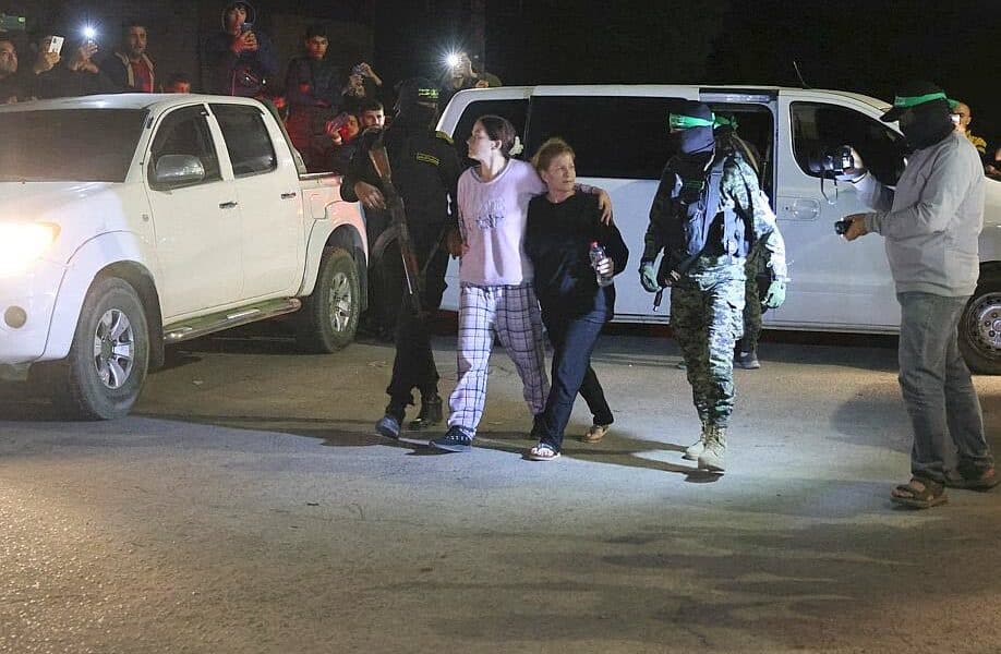 Hamas-Israël : 12 nouveaux otages remis en liberté, dont 2 étrangers