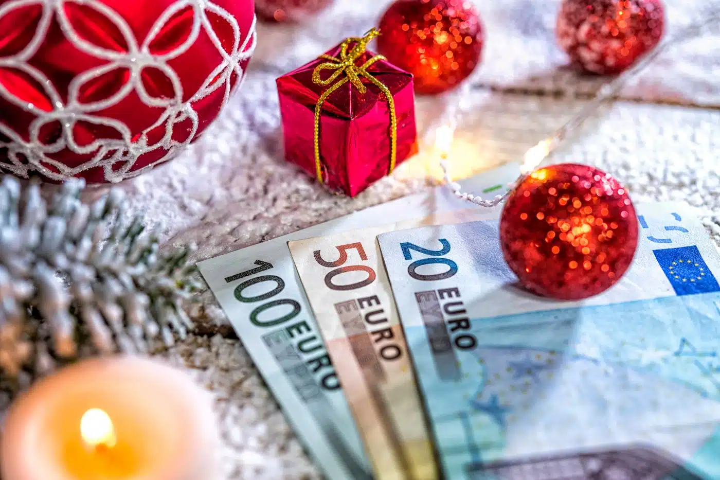 Prime de Noël : une aide supplémentaire de 115 à 200 euros pour les familles monoparentales