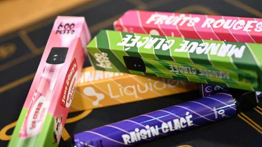 Puffs : l’Assemblée nationale vote l’interdiction de ces cigarettes électroniques jetables