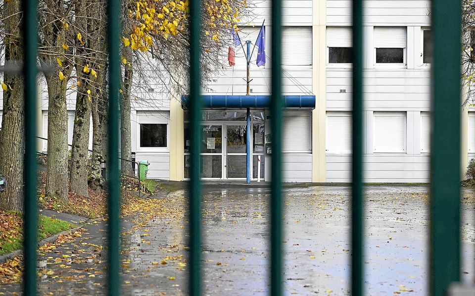 Rennes: émotion et cours suspendus après les menaces d'une collégienne armée d'un couteau