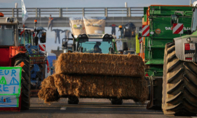 Les agriculteurs des Pyrénées-Orientales bloquent l’A9 en rejoignant le mouvement national de colère