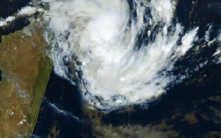 Cyclone Belal : La Réunion en alerte rouge cyclonique ce dimanche soir