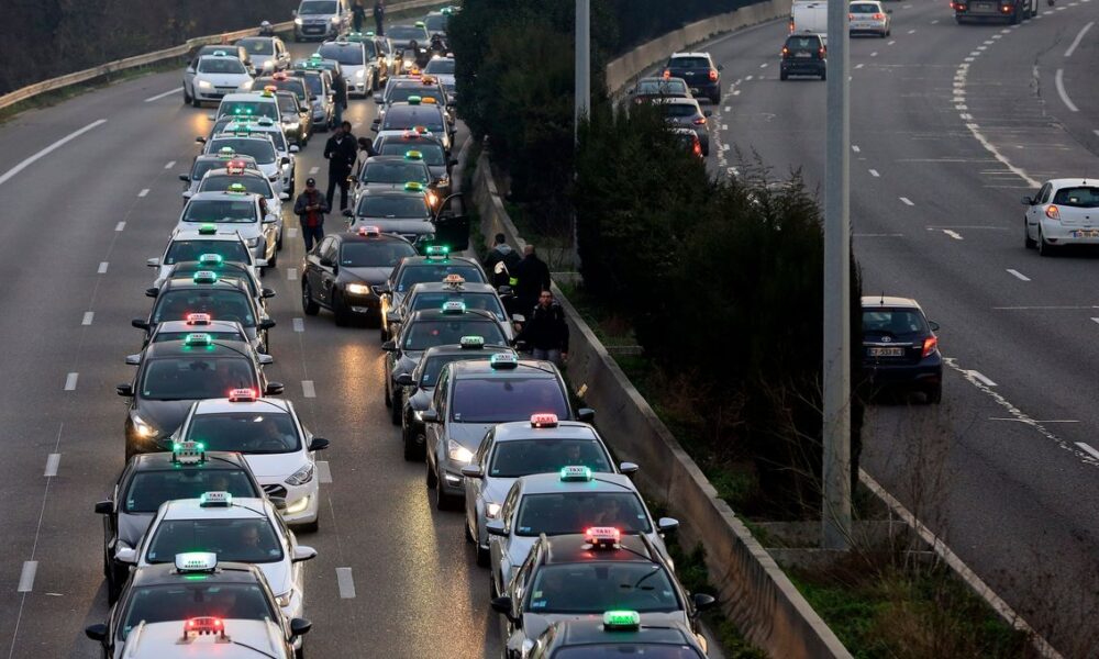 Grève des taxis : des opérations escargot dans plusieurs villes ce lundi