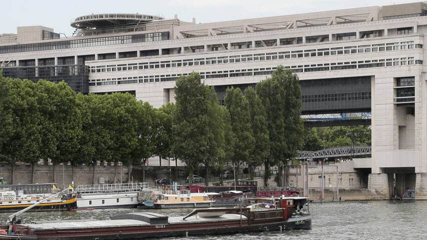 Perquisitions dans les locaux du fisc français concernant le transfert de Neymar au PSG