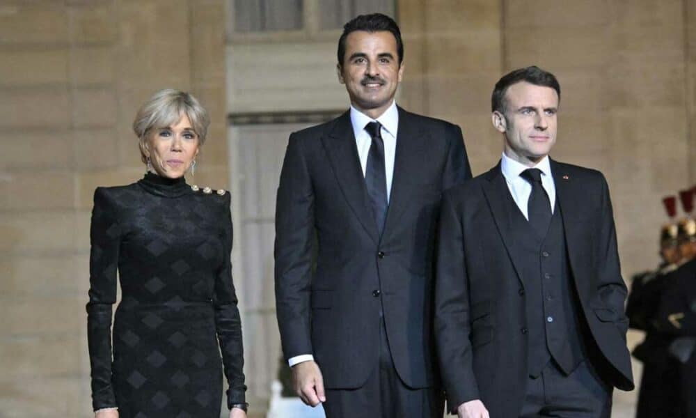 L'émir du Qatar s'engage à investir 10 milliards d'euros en France