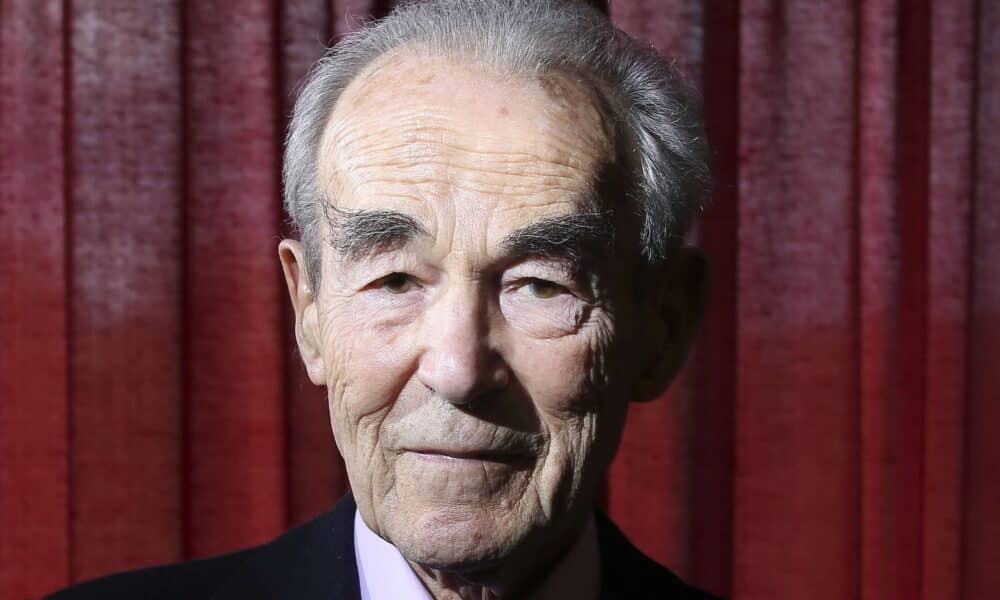 Décès : Robert Badinter, artisan de l'abolition de la peine de mort, est mort à l'âge de 95 ans