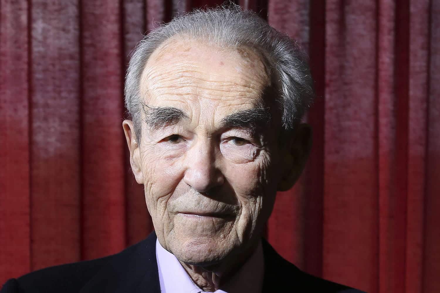 Décès : Robert Badinter, artisan de l'abolition de la peine de mort, est mort à l'âge de 95 ans