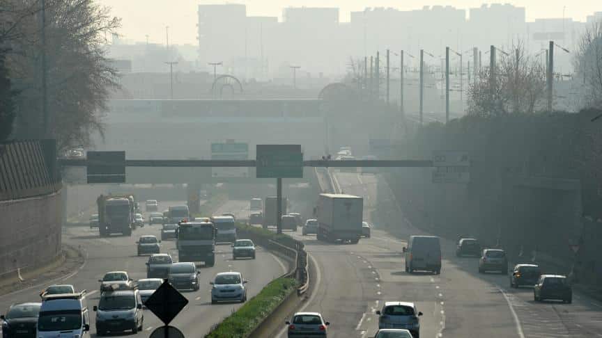 Pollution de l'air: l'UE durcit ses normes mais sans suivre l'OMS